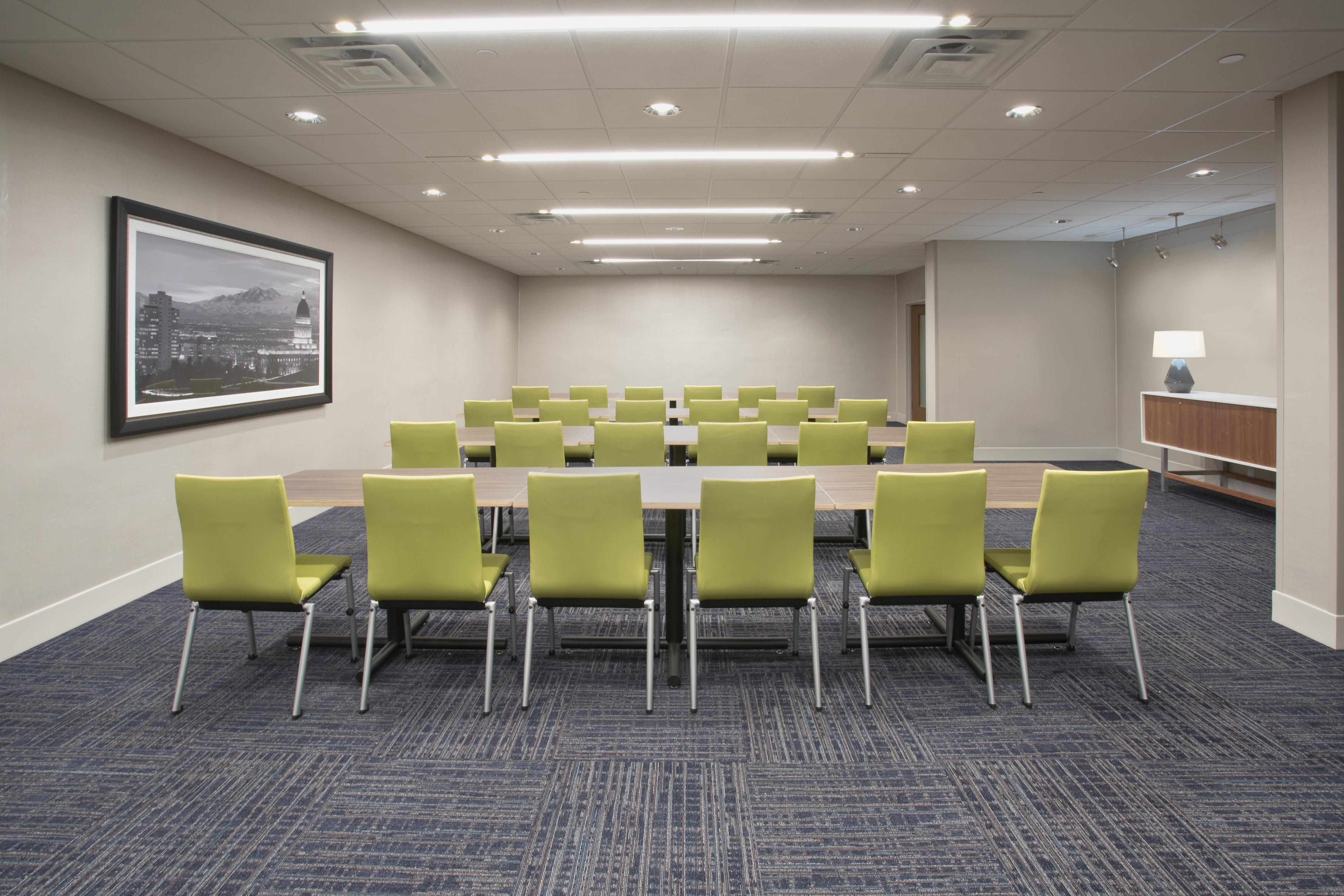 Holiday Inn Express & Suites Chicago North Shore - Niles By Ihg Dış mekan fotoğraf