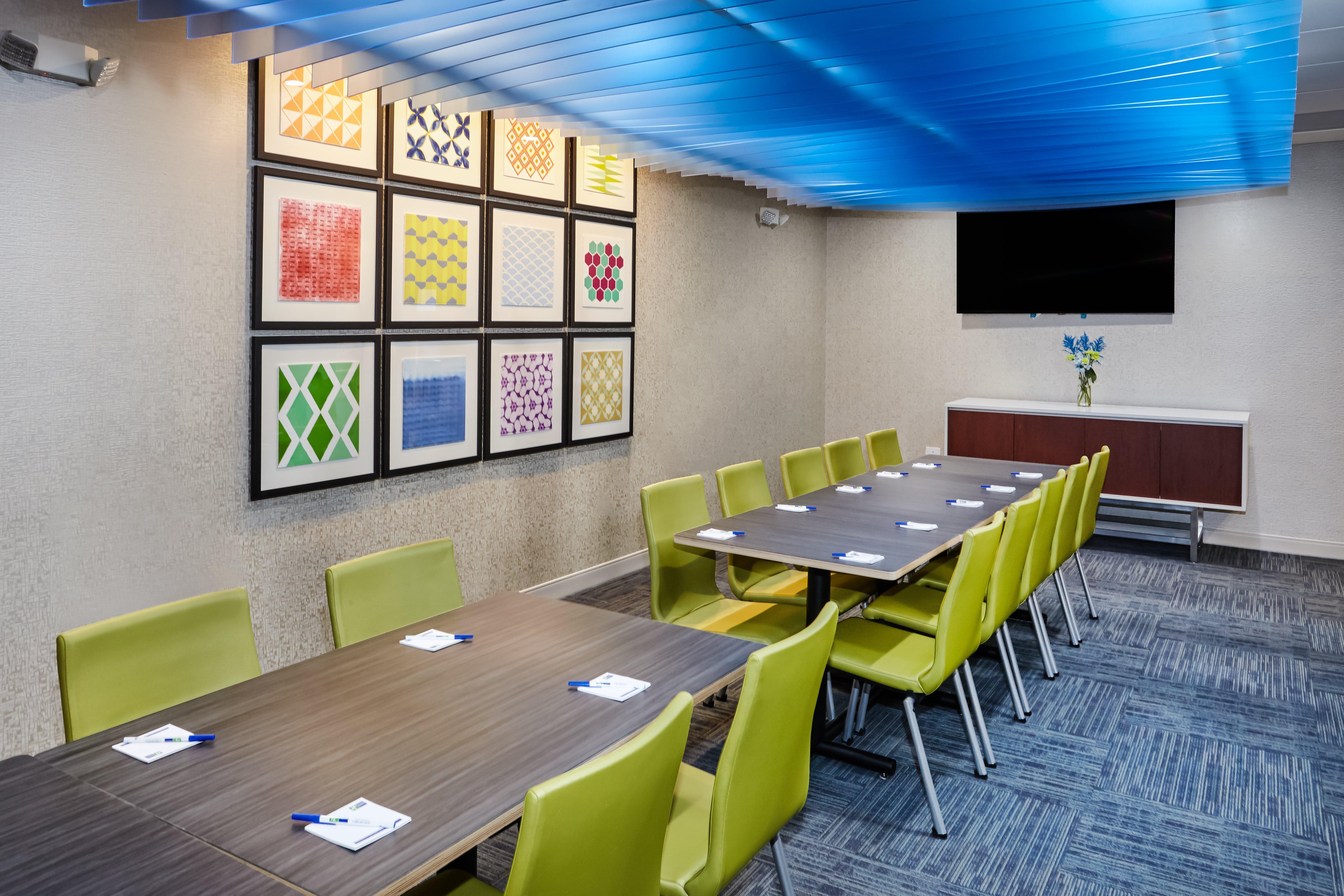 Holiday Inn Express & Suites Chicago North Shore - Niles By Ihg Dış mekan fotoğraf